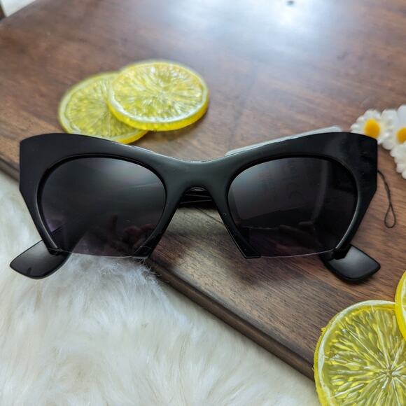 Tendy half frame sunglasses in black, New - Picture 1 of 5